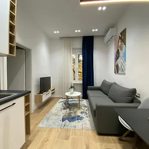luxury-apartament-in-blloku-in-front-of-taiwan.albaniahotels.org/